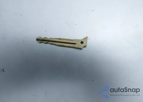 2010 Toyota Camry Le z USA, uszkodzony, nr VIN 4T1BF3EK9AU542853